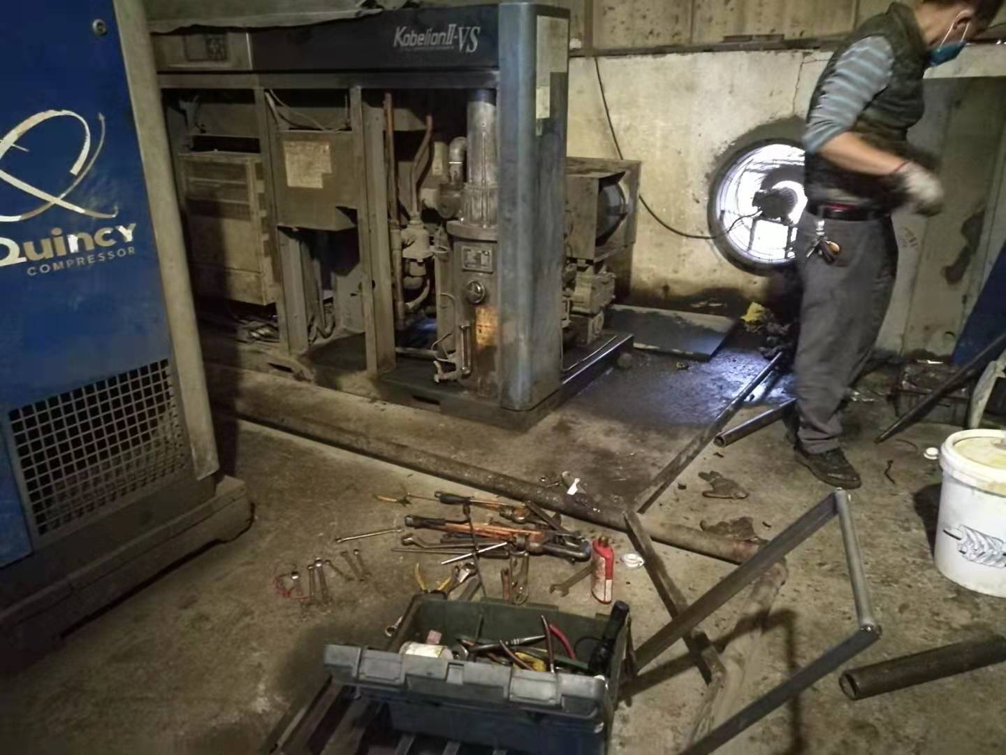空壓機(jī)機(jī)房一定要注意衛(wèi)生